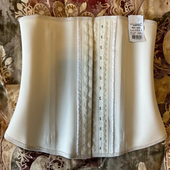 Ann Chery nude latex waist cincher - Picture 1 of 5